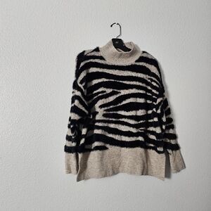 Black and Cream Zebra Pattern Turtleneck Sweater Anthropologie  Sz 8